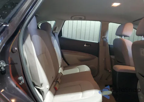 2013 Nissan Rogue S z USA, uszkodzony, nr VIN JN8AS5MV8DW105667